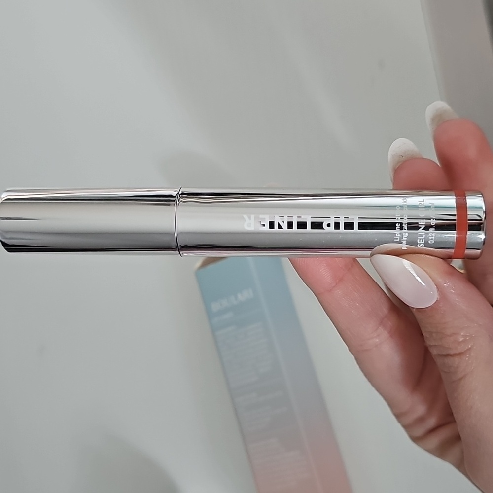 Lip Liner Tattoo Peeling Tint - Picture 4 of 4